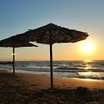 מלון דירות Fournia Village