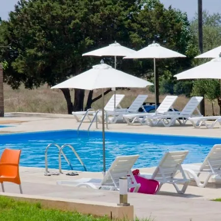 Fournia Village Ξενοδοχείο με διαμερίσματα 3*
