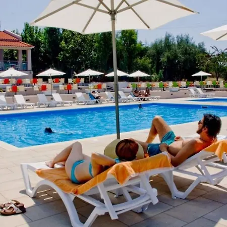 Ξενοδοχείο με διαμερίσματα Fournia Village Kastro-Kyllini