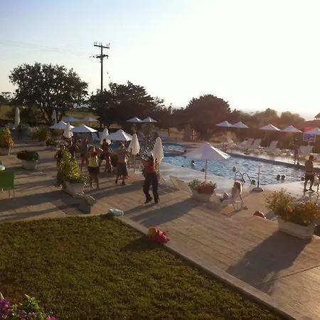 Fournia Village
