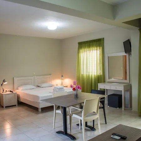 Fournia Village מלון דירות 3*