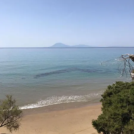 Ξενοδοχείο με διαμερίσματα Fournia Village