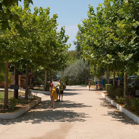 Fournia Village מלון דירות