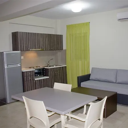 Fournia Village מלון דירות Kastro-Kyllini